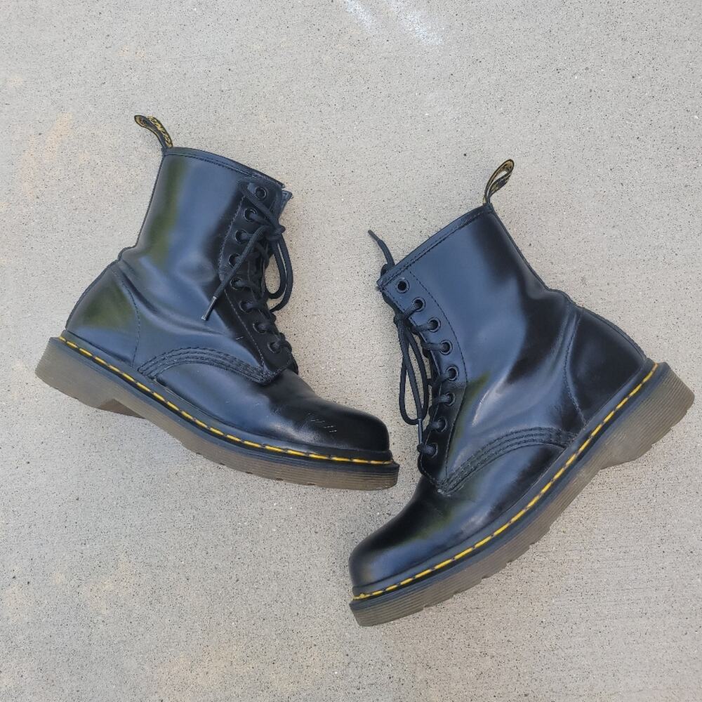 Dr. Martens 11821 Black Smooth Leather 1460 Lace-Up Boots Womens Size 6 - Picture 2 of 11